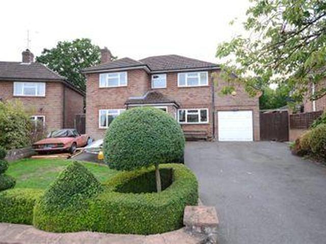 House for sale in Heol-las, Surrey