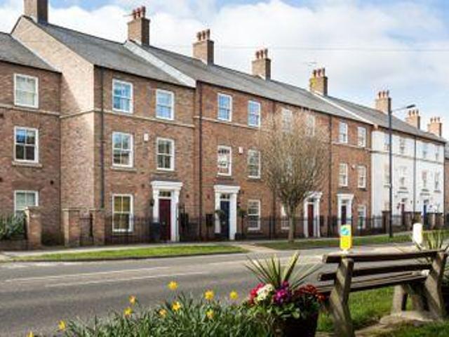 House for sale in High Field, York