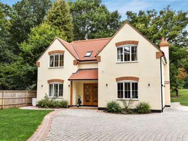 House for sale in Crowthorne