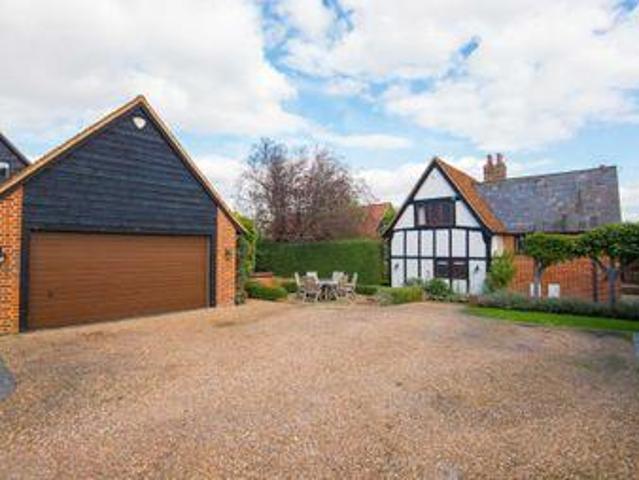 House for rent in Pouchen End, Hertfordshire