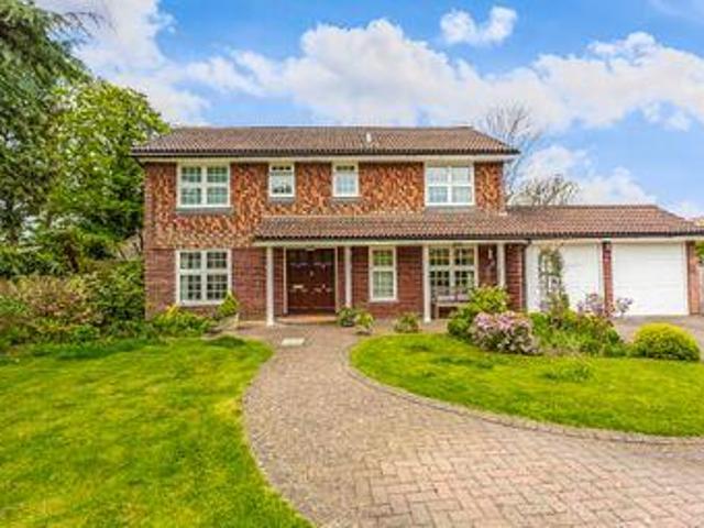 House for sale in Hillview, Surrey