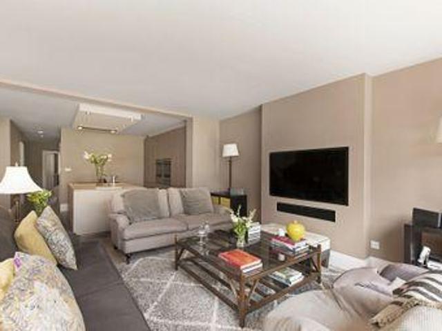 House for sale in Worcester Park, Greater London