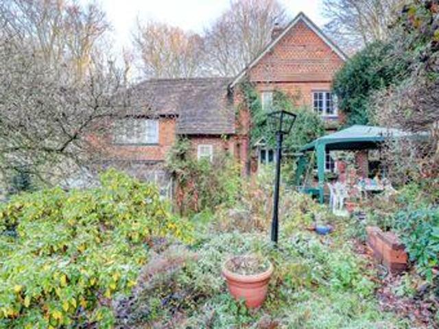 House for sale in Fole, Surrey