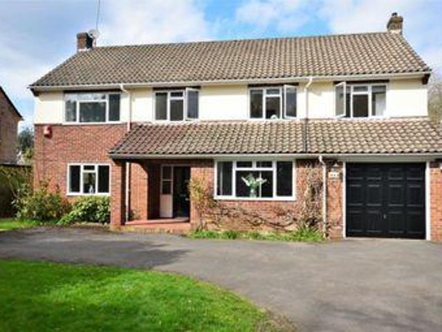 House for sale in Farnham, Waverley