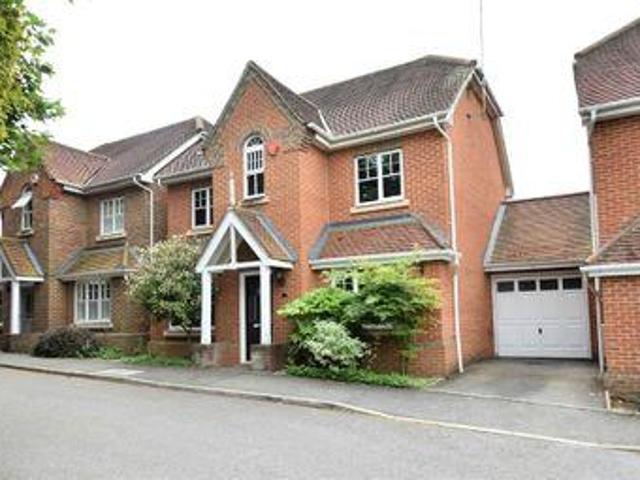 House for sale in Heol-las, Surrey
