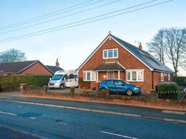 House for sale in Roby Mill, Lancashire