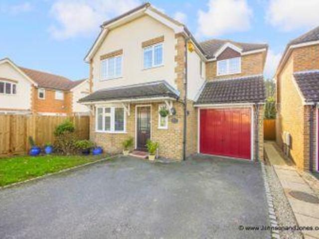 House for sale in Chertsey, Runnymede