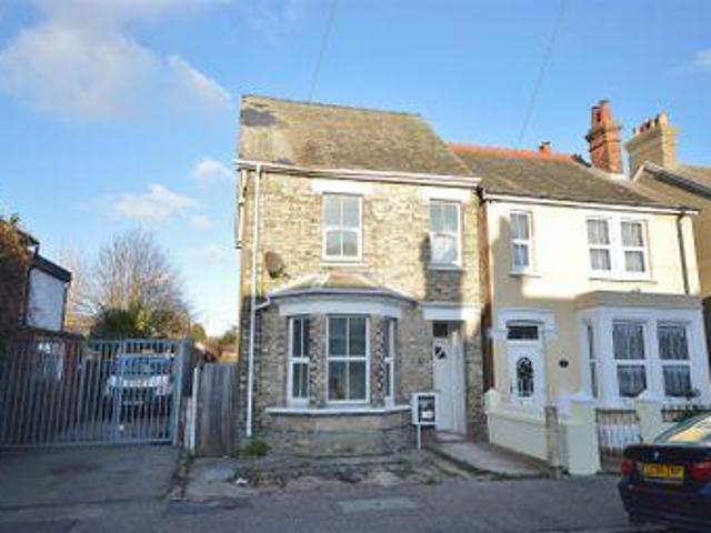 House for sale in Dale Hill, Essex
