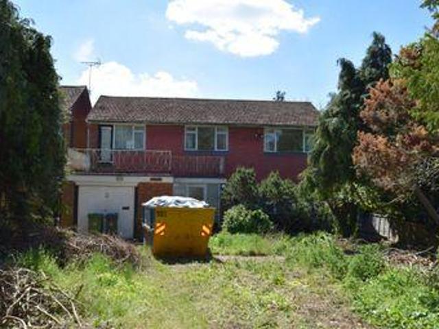 House for sale in Heol-las, Surrey