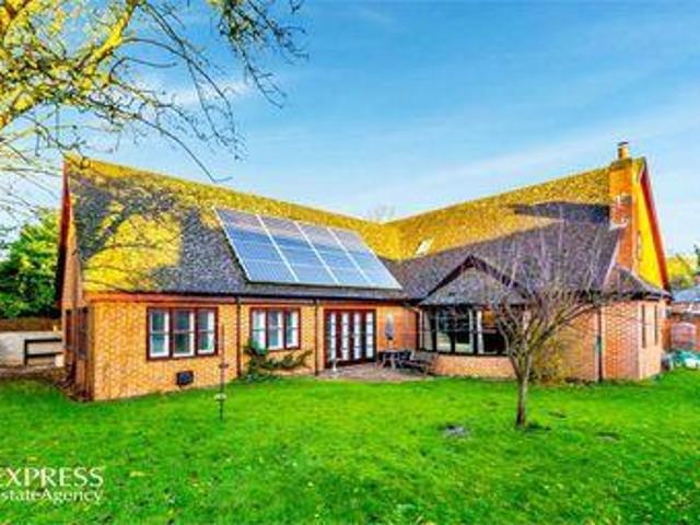 House for sale in Northampton, Northamptonshire