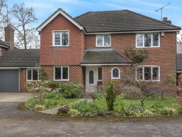House for sale in Ascot