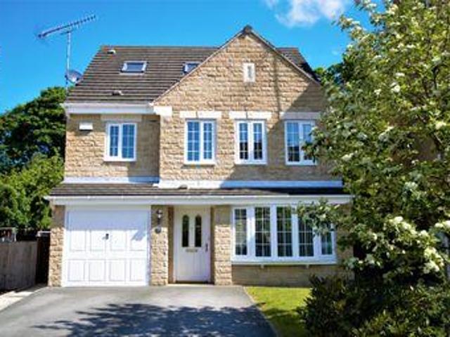 House for sale in Huddersfield, West Yorkshire