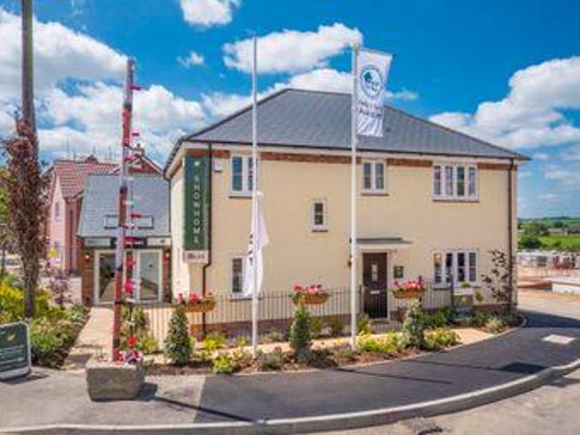 House for sale in Chelmondiston, Suffolk