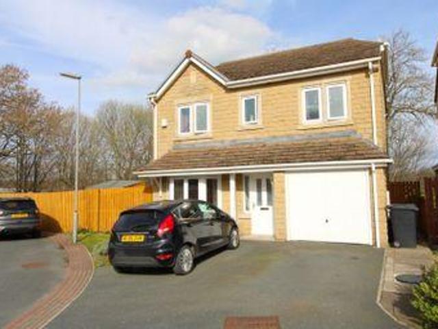 House for sale in Huddersfield, West Yorkshire
