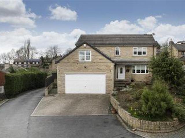 House for sale in Huddersfield, West Yorkshire
