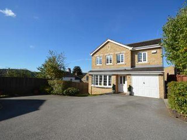 House for sale in Huddersfield, West Yorkshire