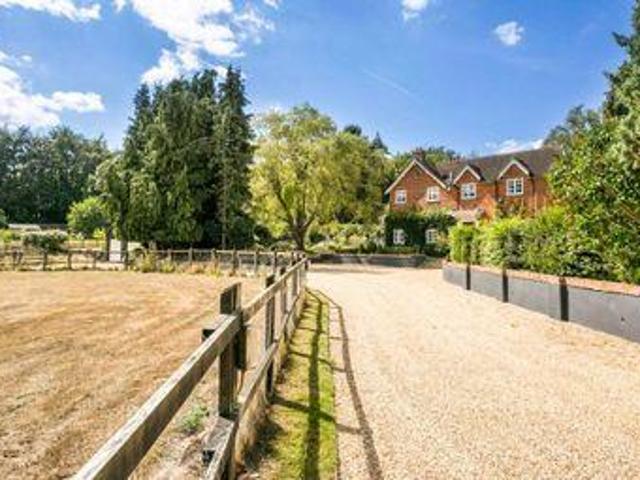 House for sale in Ascot
