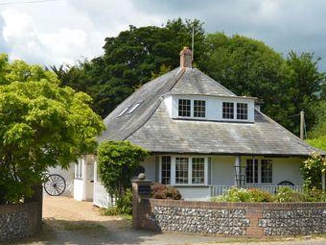 House for sale in Littlecote, West Sussex
