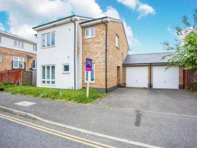 House for sale in Northolt, Greater London
