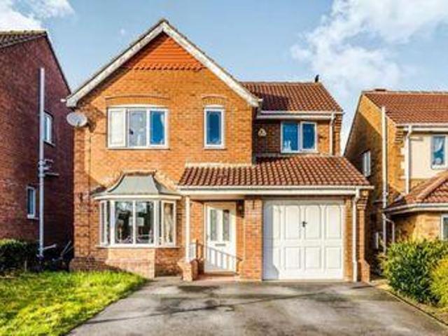 House for sale in Huddersfield, West Yorkshire