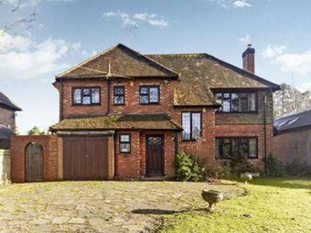 House for sale in Hillview, Surrey