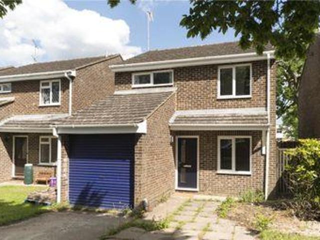 House for sale in Heol-las, Surrey
