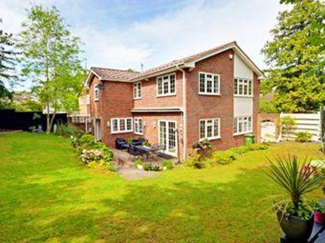 House for sale in Borehamwood, Hertsmere