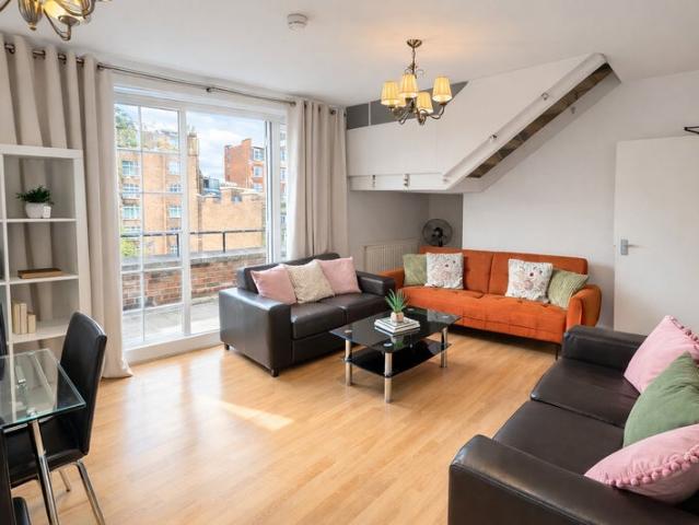 Apartment for rent in Mayfair, Greater London
