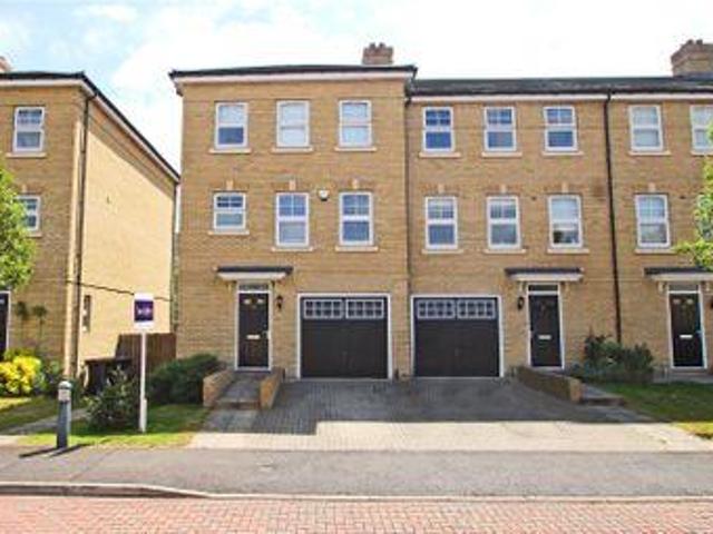 House for sale in Chertsey, Runnymede