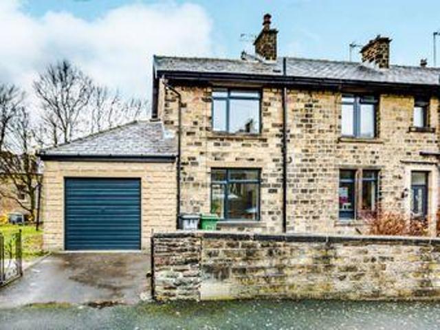 House for sale in Huddersfield, West Yorkshire