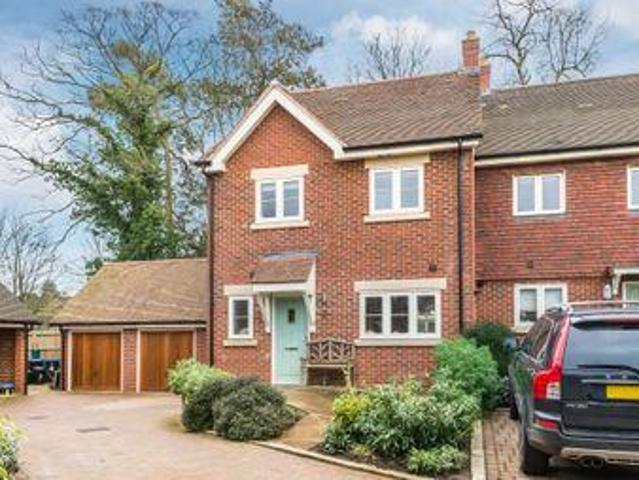 House for sale in Hillview, Surrey