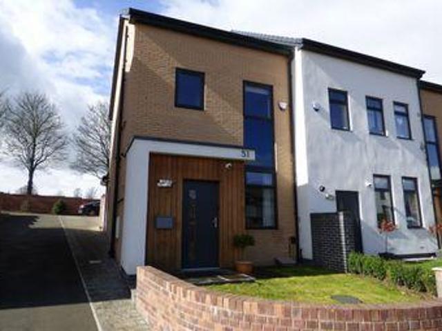 House for sale in Mirfield, West Yorkshire