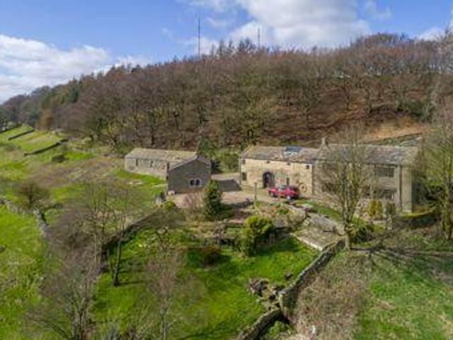House for sale in Huddersfield, West Yorkshire