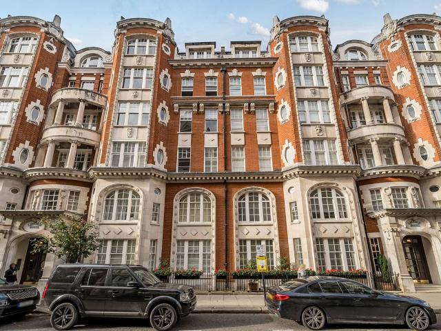 Apartment for rent in Chelsea, Cat Hill