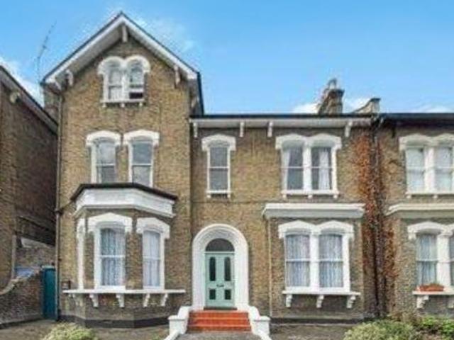 Apartment for rent in London Borough of Lewisham, Ladywell
