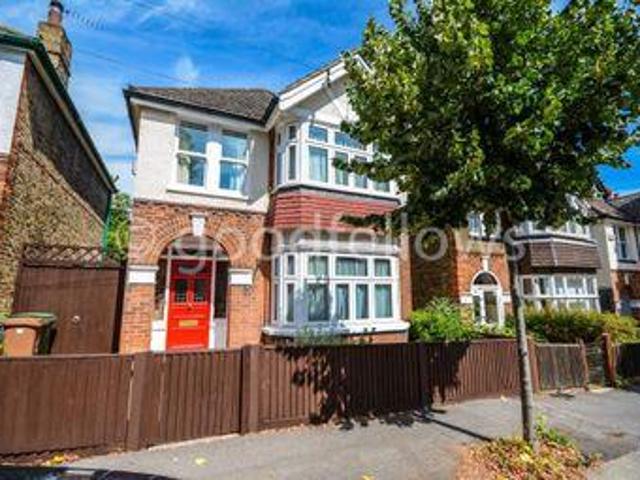 House for rent in Surrey, England