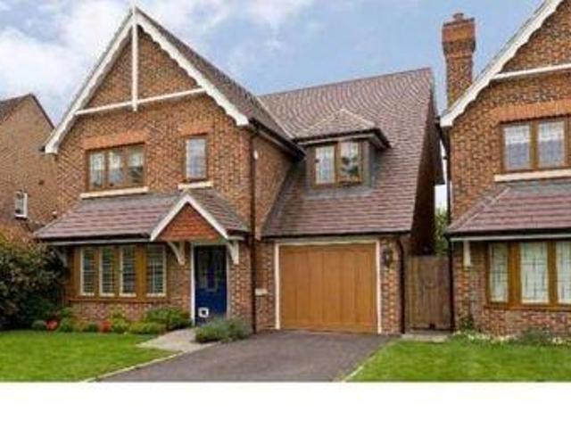 House for rent in Pachesham Park, Surrey