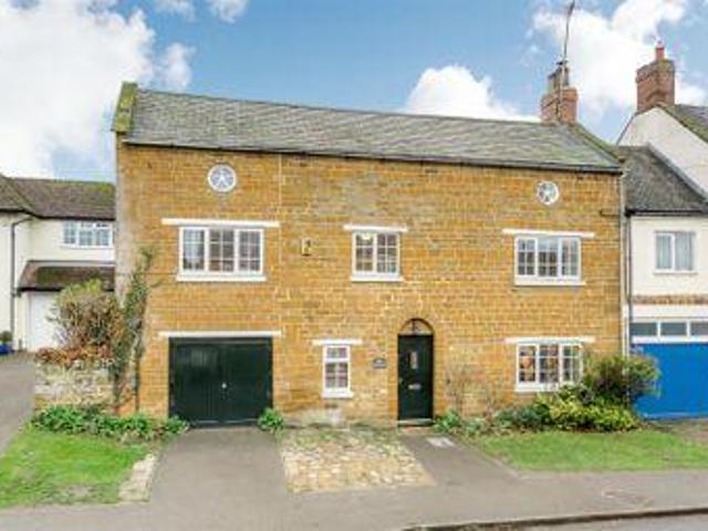 House for sale in Northampton, Northamptonshire