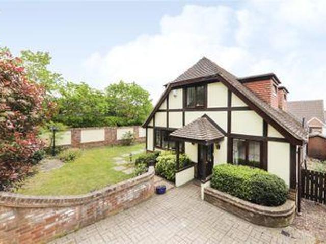 House for sale in Crowthorne