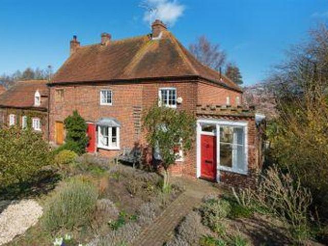 House for sale in Oad Street, Kent