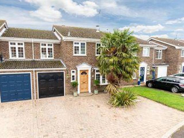House for sale in Chertsey, Runnymede