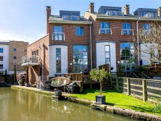 House for sale in Brentford End, Greater London