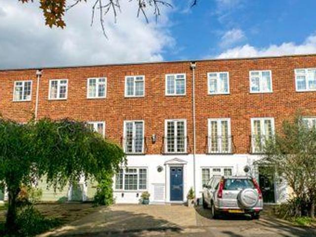 House for sale in Richmond Hill, Deepcut