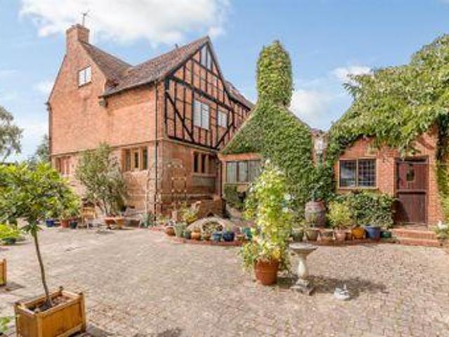 House for sale in Crookhill, Worcestershire