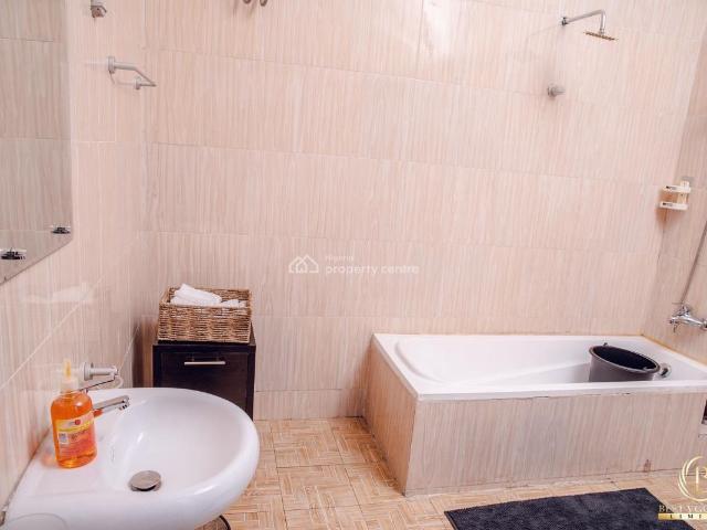 Detached duplex for rent in Eti Osa, Lagos