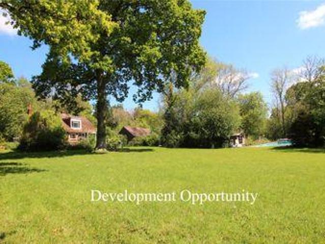 House for sale in The Butts, Kent