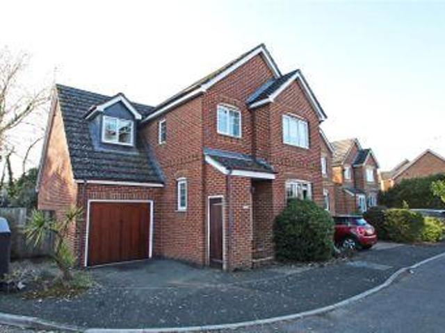 House for sale in Chertsey, Runnymede