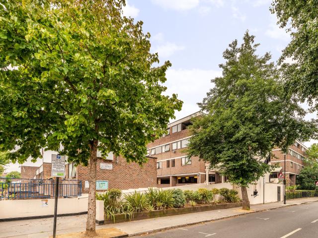 Apartment for rent in North Kensington, Greater London