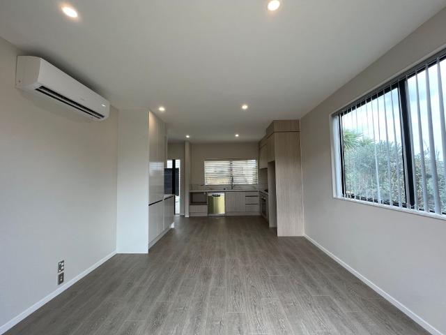 Townhouse for rent in Wairau Valley