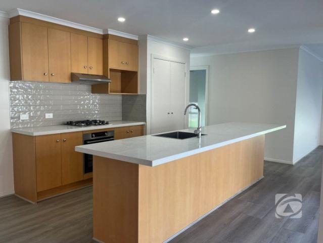House for rent in Narre Warren South, Melbourne